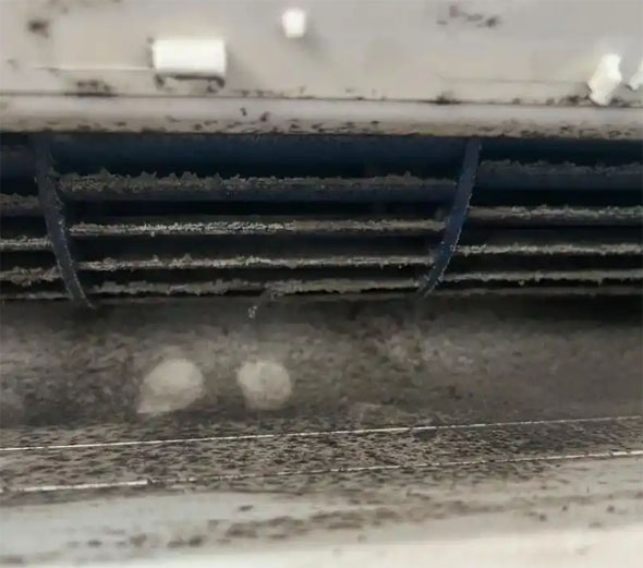 涟水空调吹的风有股烧焦味是怎么回事